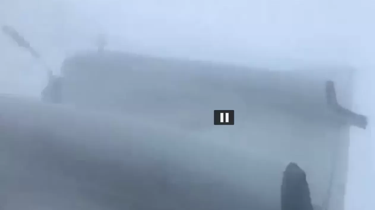 PELIGROSO. La nave en el ojo del huracán Irma. FOTO CAPTURA DE VIDEO.