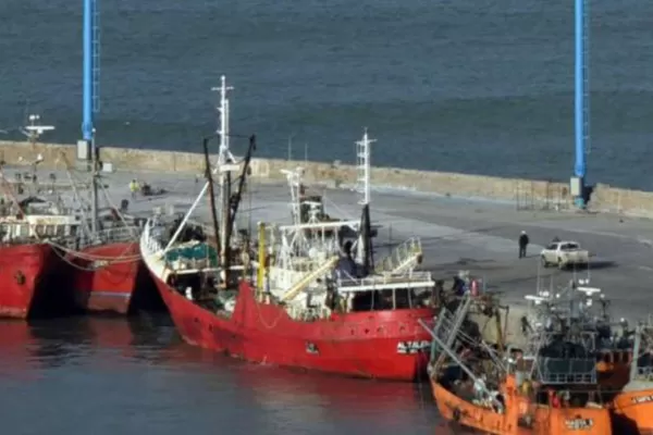 Chubut: la cocinera de un barco denunció que los marineros la abusaron