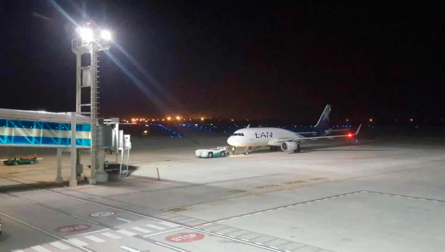 Lan ya comenzó con los vuelos que conectan a Tucumán con Lima. ARCHIVO