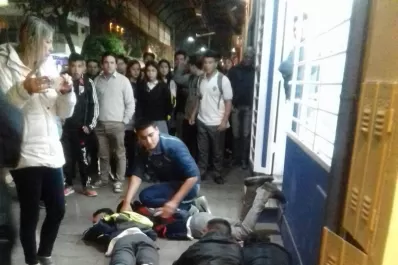 Desorden, corridas y golpes en la plaza Urquiza: la Policía demoró a cinco alumnos