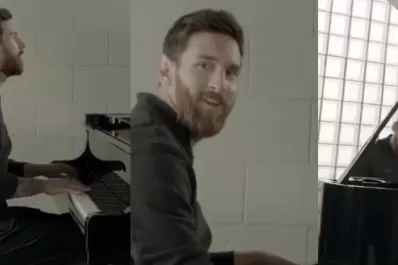 Video: Messi toca el himno de la Champions en el piano