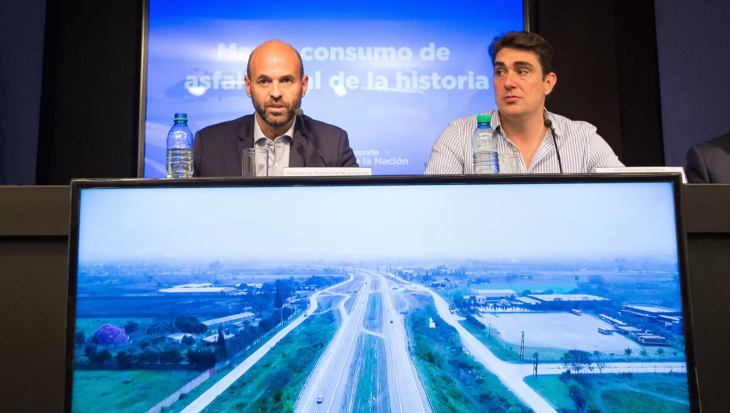 Dietrich, ministro de Transporte, anunció el mayor consumo de asfalta de la historia. FOTO PRENSA TRANSPORTE. 