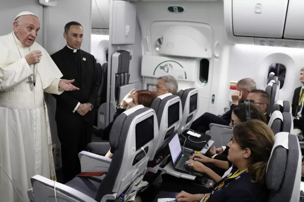 El papa Francisco llamó estúpidos a los que no creen en el cambio climático