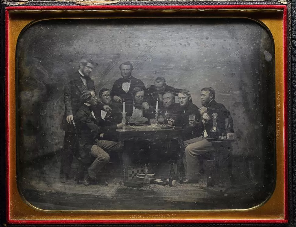 JUEGO DE NAIPES. Daguerrotipo de Charles DeForest Fredricks (1852). 