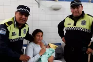 Una mujer dio a luz gracias a la colaboración de dos policías parteros