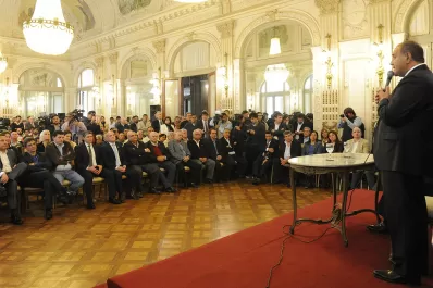 Manzur pidió reunirse con Mestre y volvió a defender el azúcar: no es nocivo para la salud