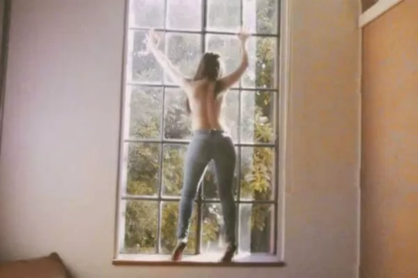 En topless y ropa interior: el video más caliente de Natalia Oreiro