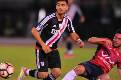 River sufrió en la altura, perdió 3 a 0 y quedó muy complicado