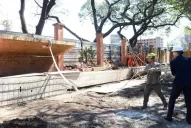 Macri en persona empezó la demolición del muro de la Quinta de Olivos