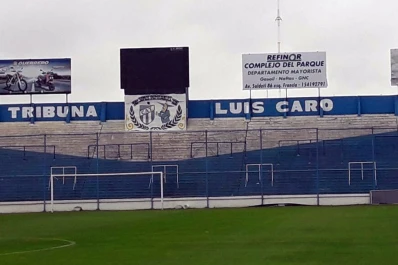 En el Día del Hincha Decano, la tribuna de calle Chile fue bautizada Luis Caro