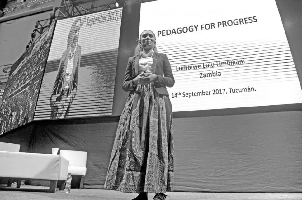 ANTE EL PÚBLICO. Lumbiwe Lulu Limbikani, mientras da su conferencia. la gaceta / foto de franco vera