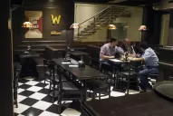 En Yerba Buena, los bares deben tener estacionamiento