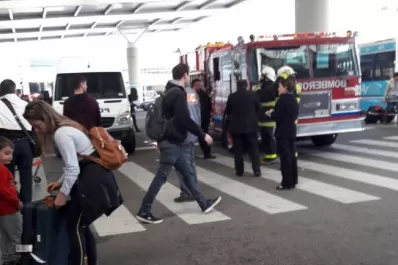Evacuaron el aeropuerto de Ezeiza por una falsa amenaza de bomba