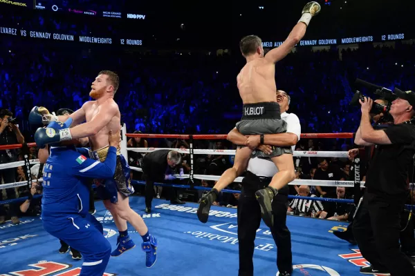 Polémico empate entre Canelo Alvarez y Golovkin en Las Vegas