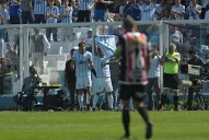 Un Atlético muy errático zafó de la derrota gracias al Pulguita