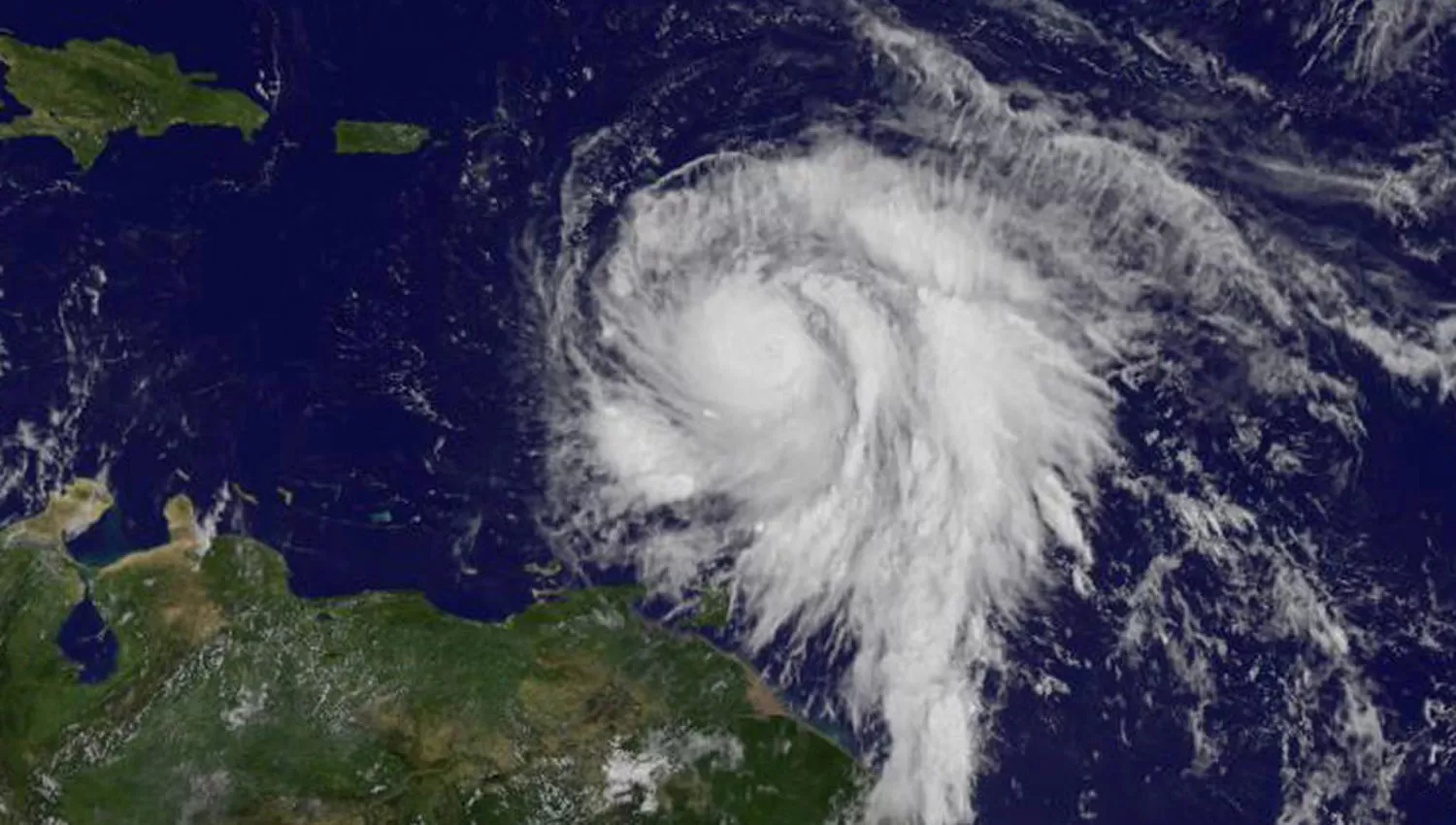 DESDE EL ESPACIO. Así se ve el huracán María, que avanza por el Caribe. REUTERS