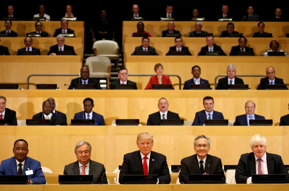 NO SONRÍE PARA LA FOTO. Trump participa de la sesión sobre la reforma de la ONU en la Sede de Nueva York. reuters