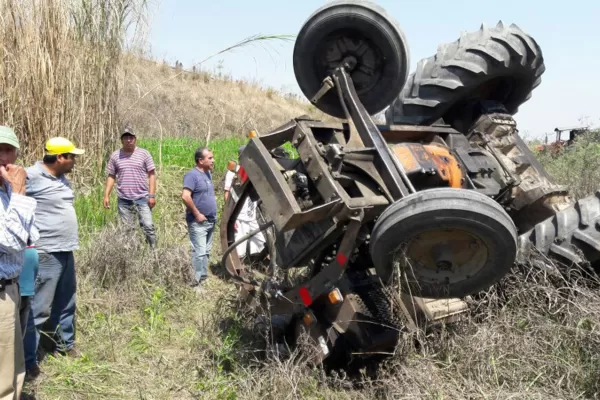 Un hombre murió al ser aplastado por el tractor que conducía