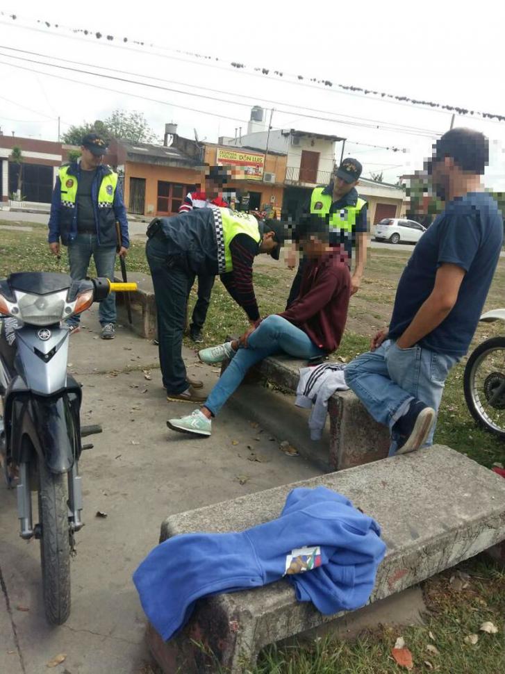 Con nueve allanamientos, desbaratan una banda acusada de robo, estafas y aprietes