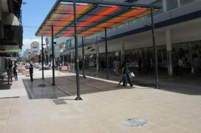Atención consumidores: el lunes no abrirá el comercio