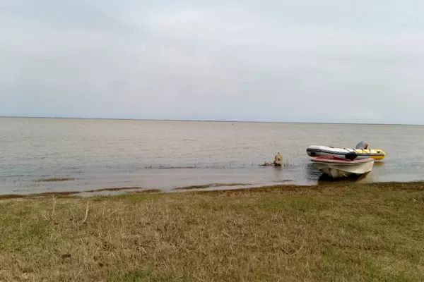 Hallaron a salvo al pescador que había caído de una embarcación en La Madrid