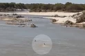 Mirá el dramático rescate de un pescador en el río Dulce