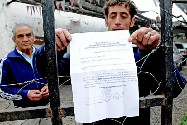Falsos policías le robaron el vehículo, lo golpearon y le cobraron para ver al médico legista