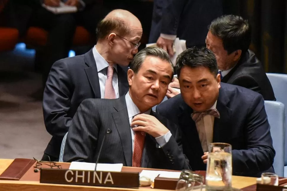 iNQUIETUD. El chino Wang li reclamó que haya negociaciones. fotos de reuters