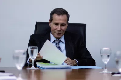 La pericia de Gendarmería reveló que Nisman fue golpeado en la nariz, el hígado y las piernas