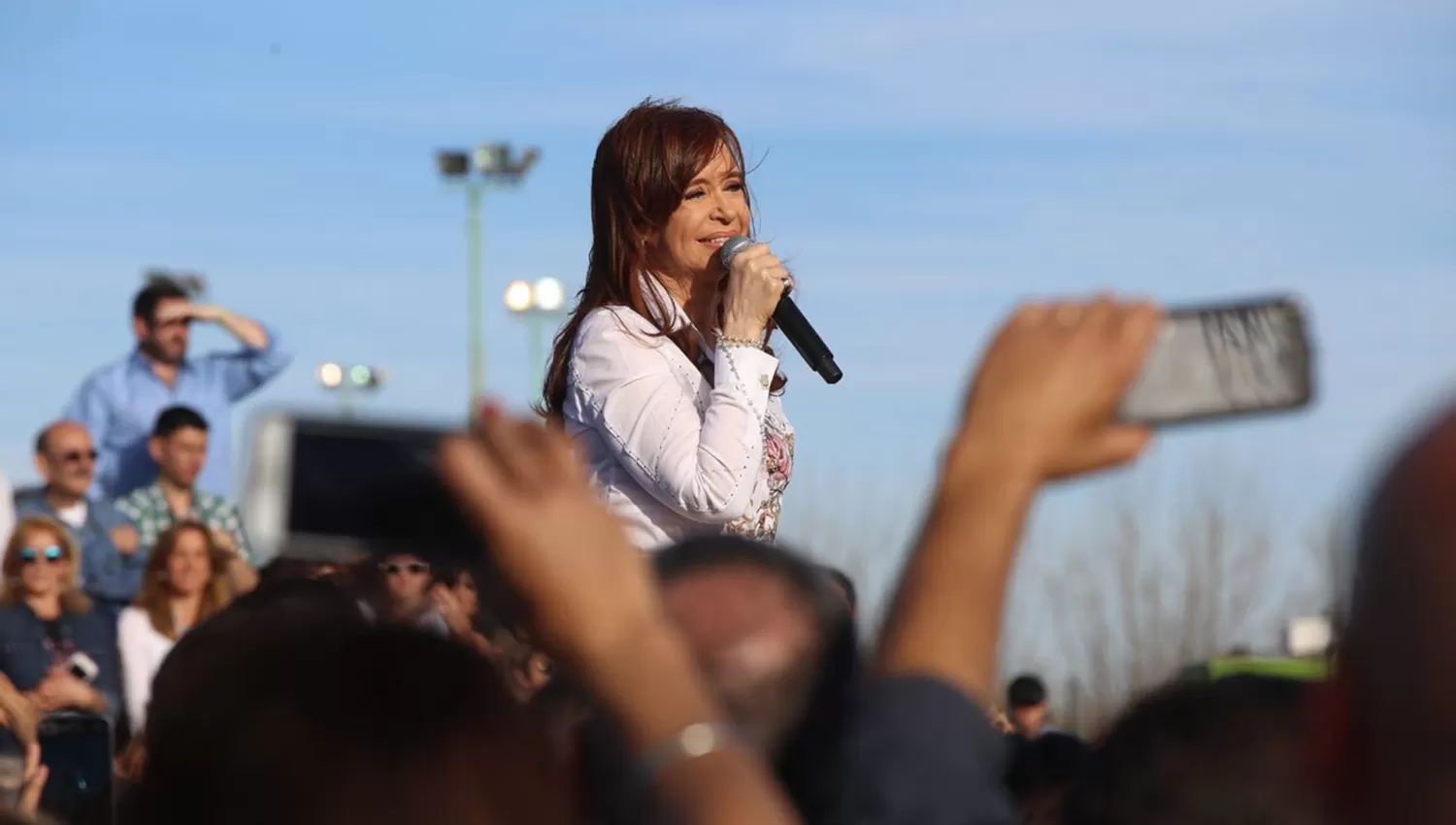 Cristina Fernández habló en un acto que se realizó en el partido bonaerense de Ensenada. FOTO DYN.