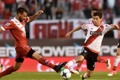 River se gastó los goles en la Copa y no pudo con Argentinos