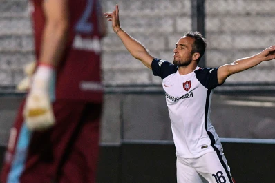 La inspiración de Belluschi le alcanzó a San Lorenzo para superar a Estudiantes
