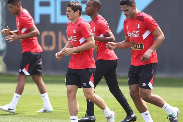 Con 11 jugadores, Perú comenzó a prepararse para el partido con Argentina