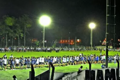 Atlético se regaló una cancha sintética para su cumpleaños