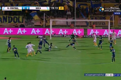 Mirá el penal de Pablo Pérez que no le cobraron a Central