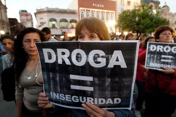 El Gobierno habla de un uso político y niega despidos en Adicciones