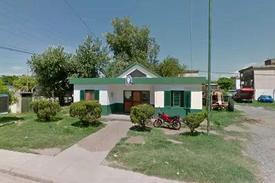 Cansados de la inseguridad, vecinos detuvieron a un ladrón, lo ataron a un árbol y le dieron una tremenda golpiza