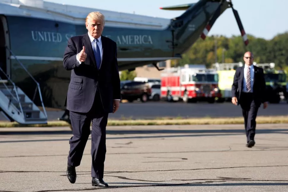 TODO OK. Trump se dirige a Air Force One en Morristown, Nueva Jersey. reuters