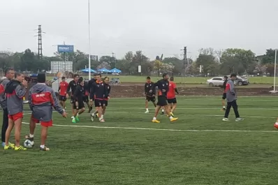 Cagna, en los dos partidos que jugó el Santo, manejó distintos aspectos del juego