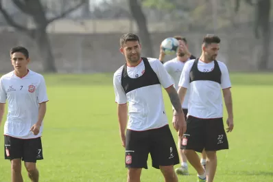 Cagna citó a 18 futbolistas para enfrentar el domingo a Aldosivi