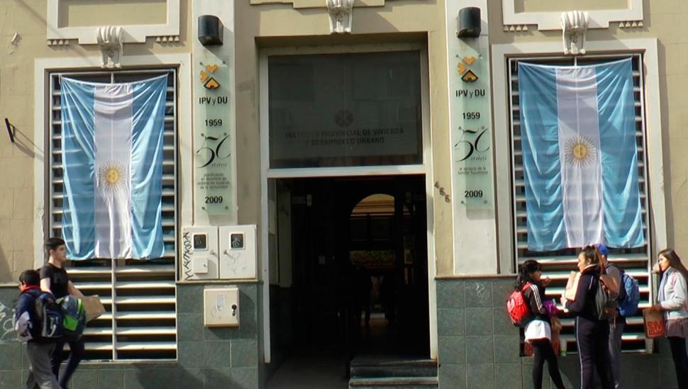 Más dudas sobre dólares en poder de un funcionario