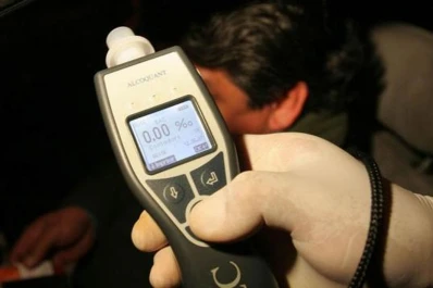 Un concejal que votó por la aplicación del alcohol cero, fue detenido por manejar borracho