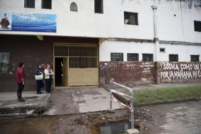 Entró a asaltar a una escuela durante una reunión de padres