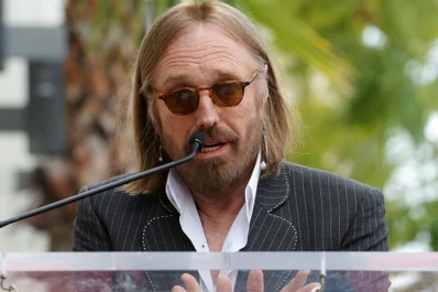 El rockero estadounidense Tom Petty agoniza tras un ataque cardíaco