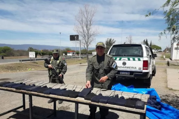 Ocultaron cocaína en el aire acondicionado de un colectivo