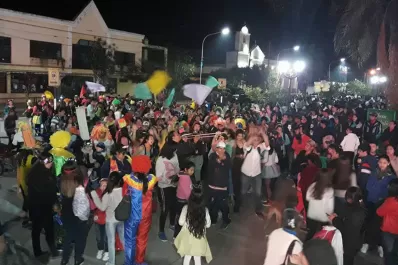 Batalla campal en Lules: unos 100 jóvenes pelearon durante un festival en la plaza