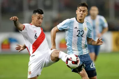 ¿Qué pasa si Argentina gana, empata o pierde con Perú?