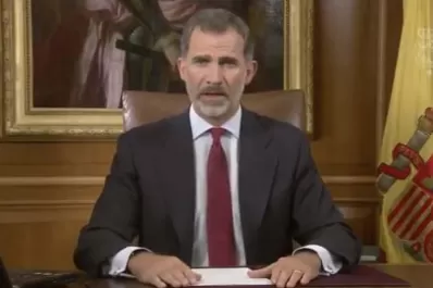 El rey de España pide asegurar el orden constitucional ante el desafío independentista catalán