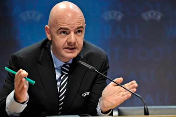 El presidente de la FIFA vistará la AFA y al presidente Macri