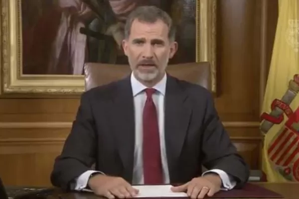 El rey de España pide asegurar el orden constitucional ante el desafío independentista catalán
